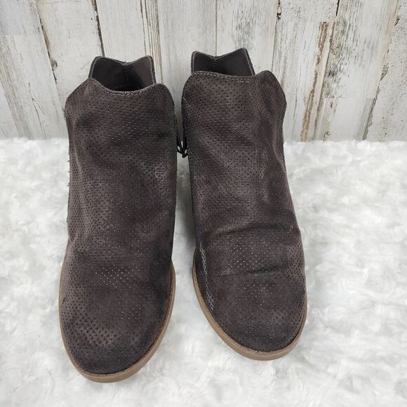 Universal Thread Ankle Perforated Suede Bootie Brown Size 8 - Picture 9 of 9